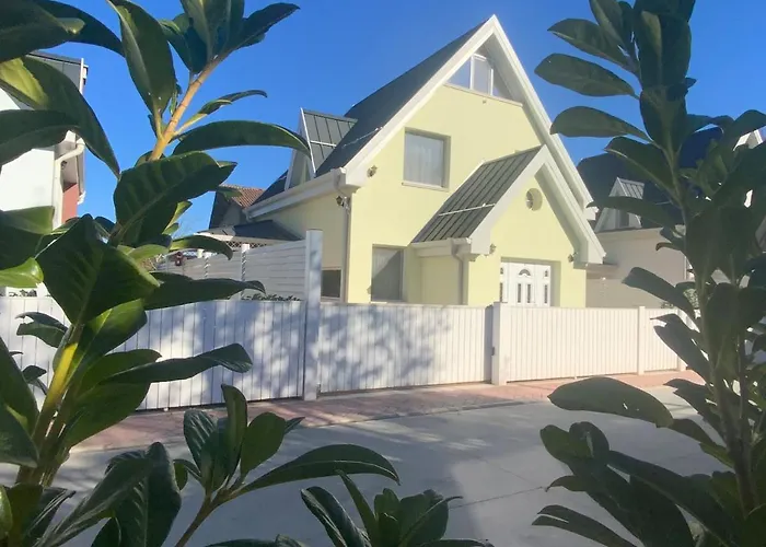 Village Park * 多布里奇